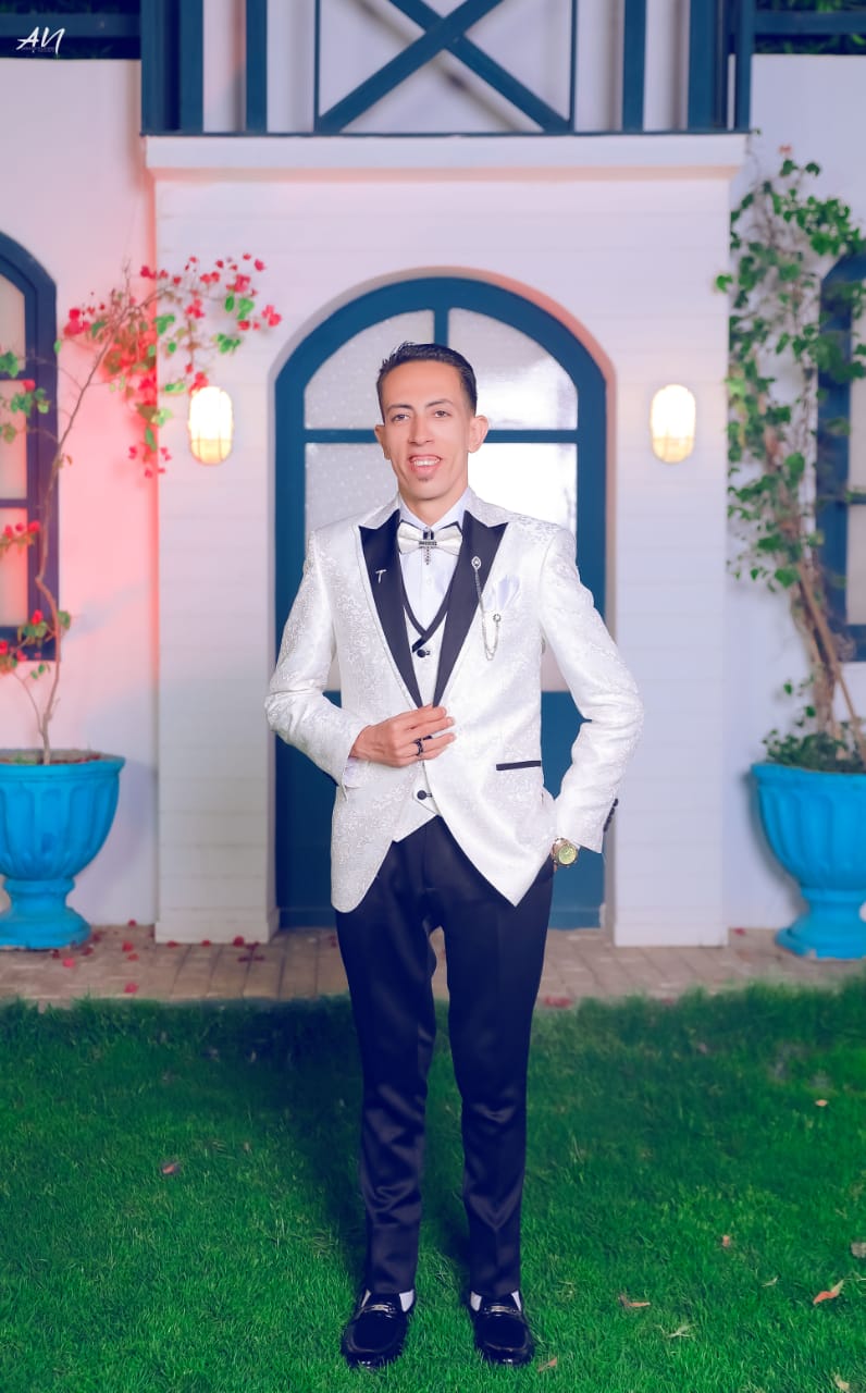 277546I will design youtube thumbnails for vlogs